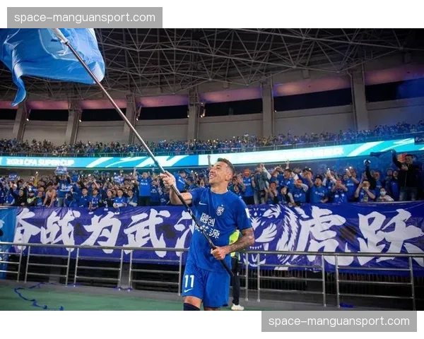 独家专访武汉三镇主帅:解释为何在2026赛季坚定推行4-3-3进攻体系 独家专访武汉三镇主帅:解释为何在2026赛季坚定推行4-3-3进攻体系